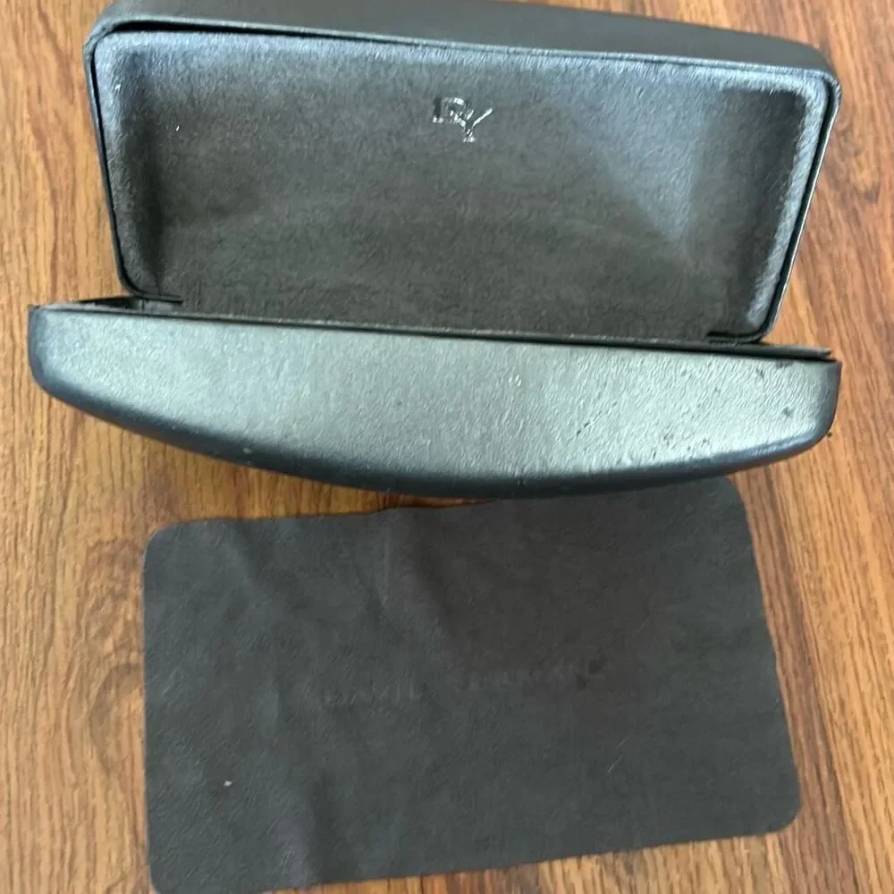 David Yurman gray pewter large sunglass case with cleaning cloth